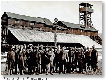 Zecherhalle SchwarzesGold